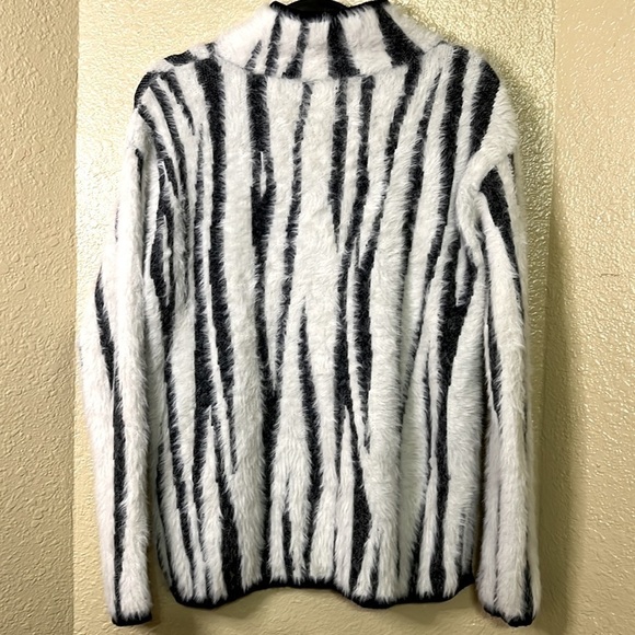 Anthropologie Cindy Eyelash Zebra Animal Print Half-Zip Sweater size sma… - Picture 5 of 6